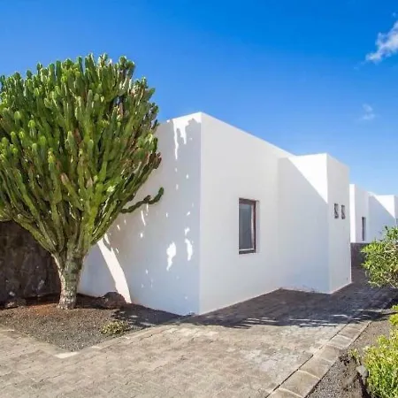 Neptuno With Private Pool, Sea View, Sat-tv & Free Wifi