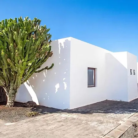 Neptuno With Private Pool, Sea View, Smart-tv Free Wifi * Playa Blanca (Lanzarote)